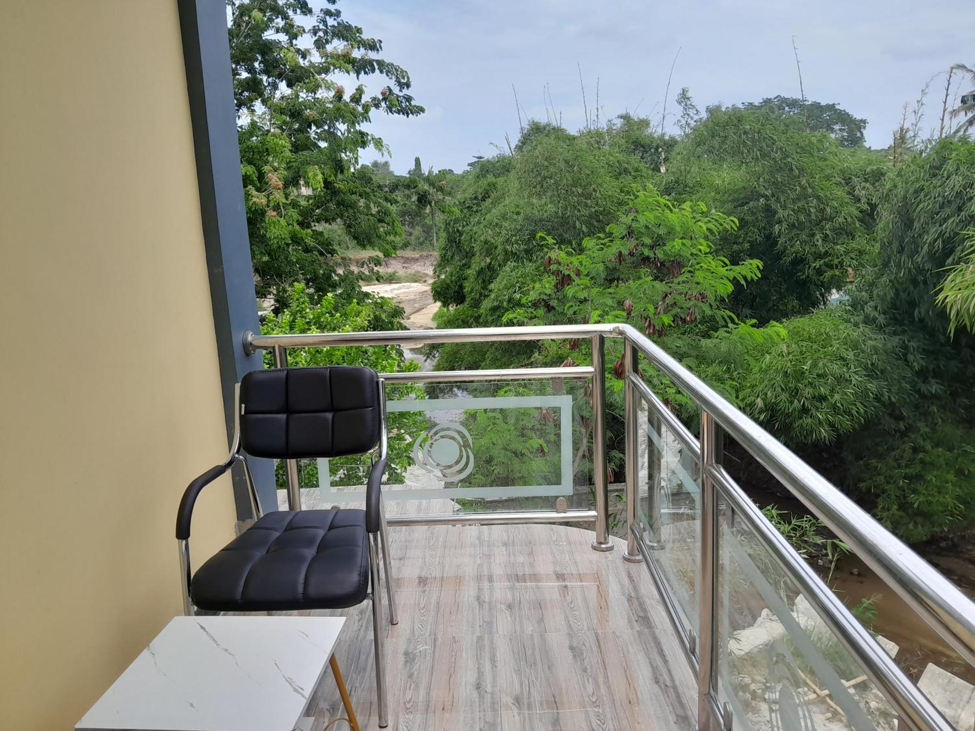 Valley Breeze Hotel Dar es Salaam Bagian luar foto